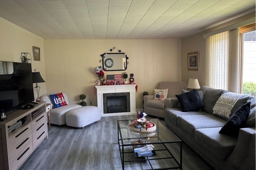 Photo of Livingroom in Fredonia