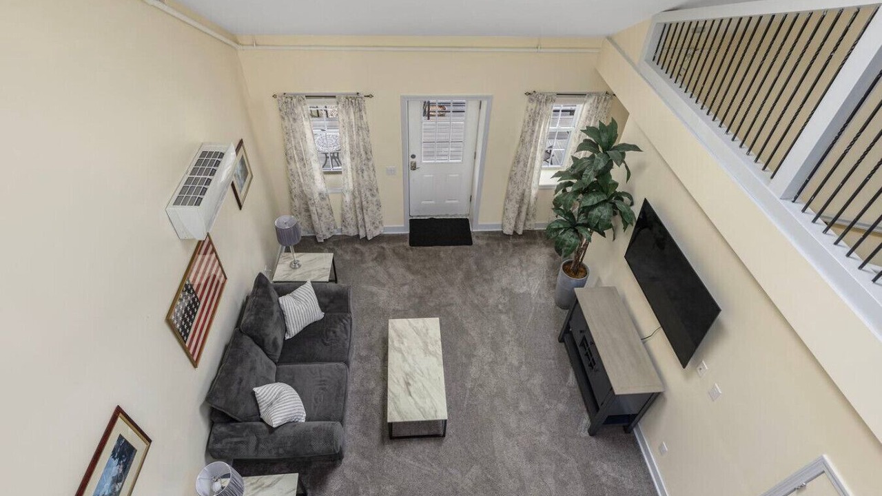 Photo of Livingroom in Off Broadway