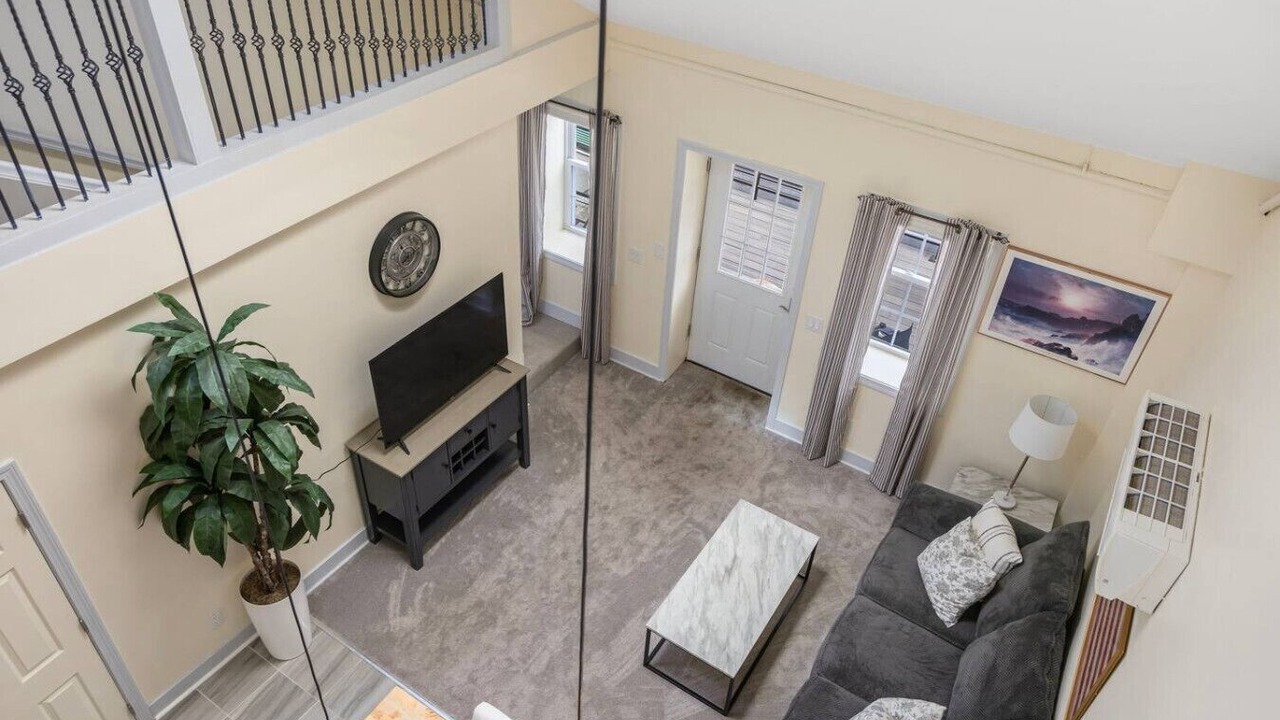Photo of Livingroom in Off Broadway