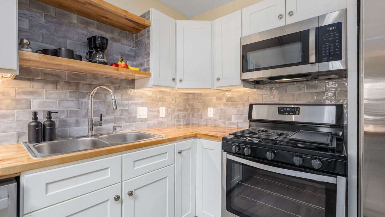 Photo of Kitchen in Off Broadway