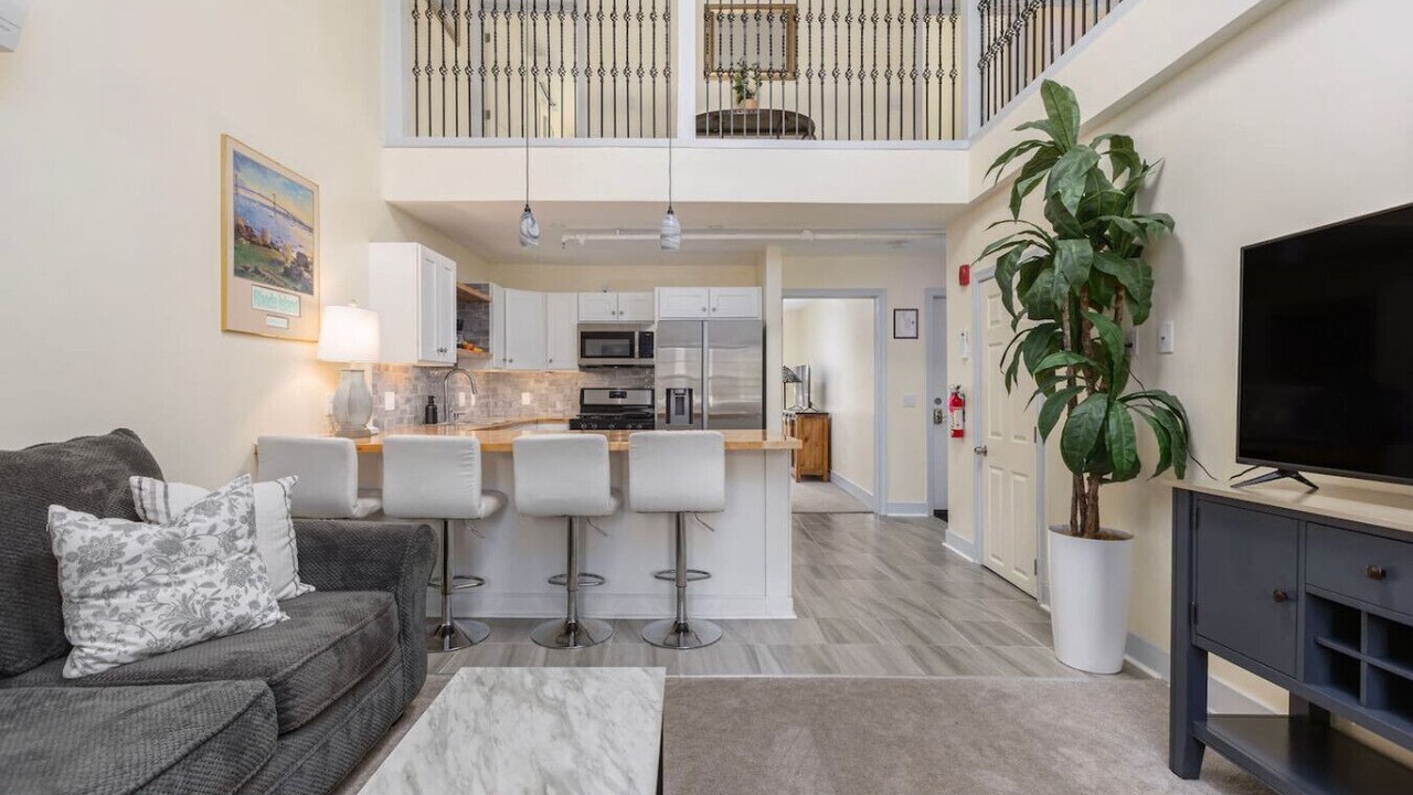 Photo of Livingroom in Off Broadway