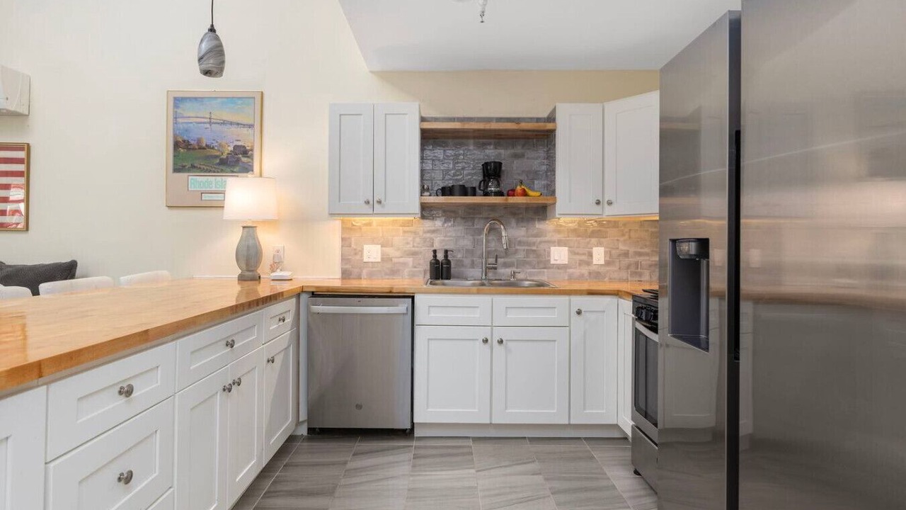 Photo of Kitchen in Off Broadway