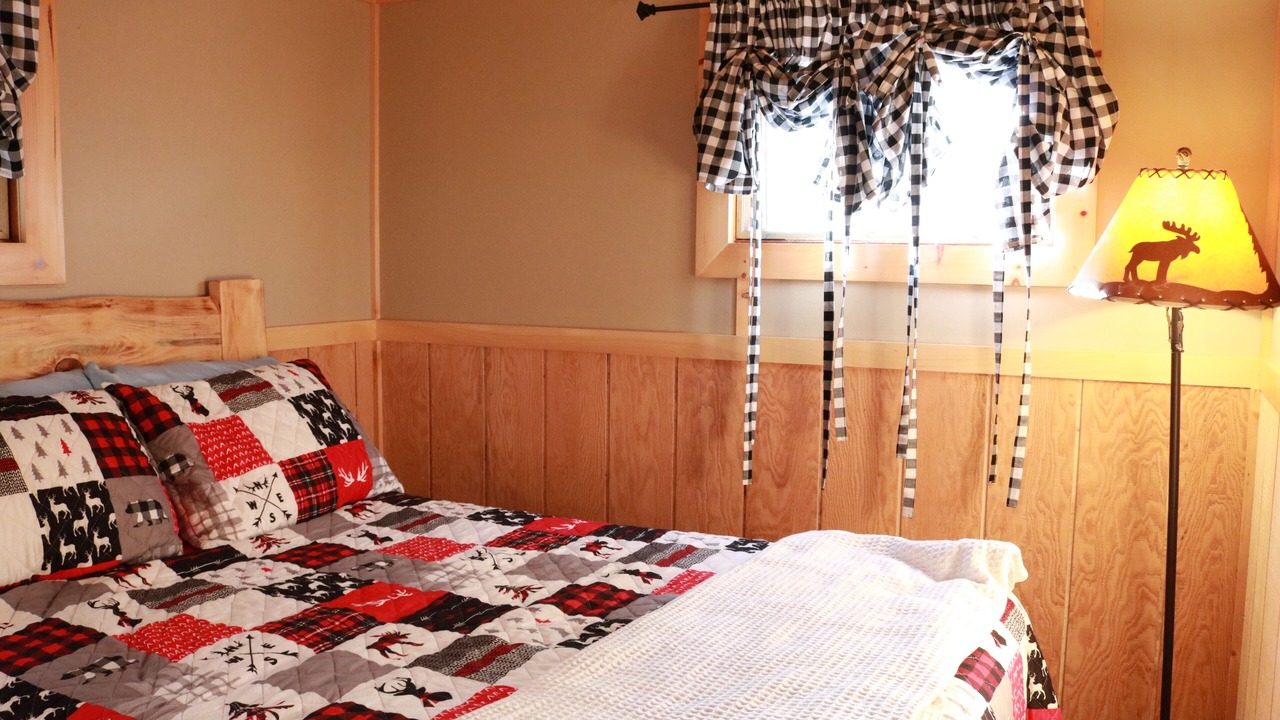Photo of Bedroom in Inlet