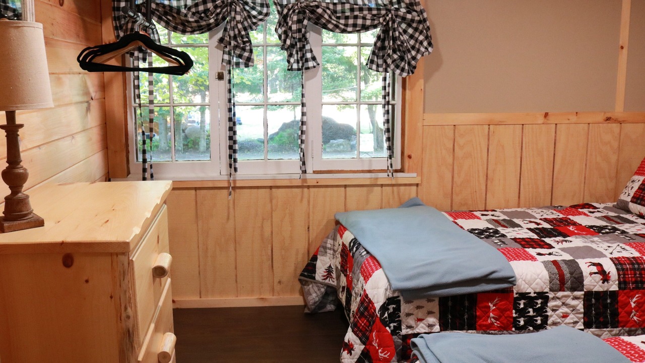 Photo of Bedroom in Inlet