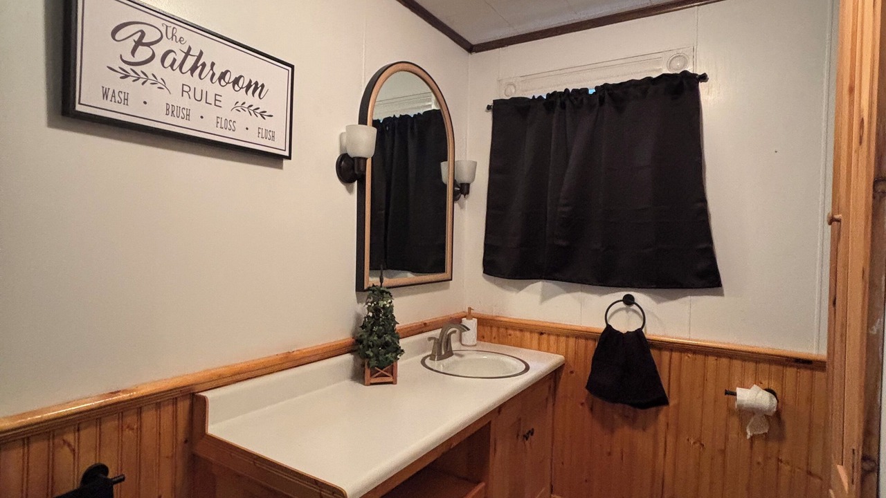 Photo of Bathroom in Jasper