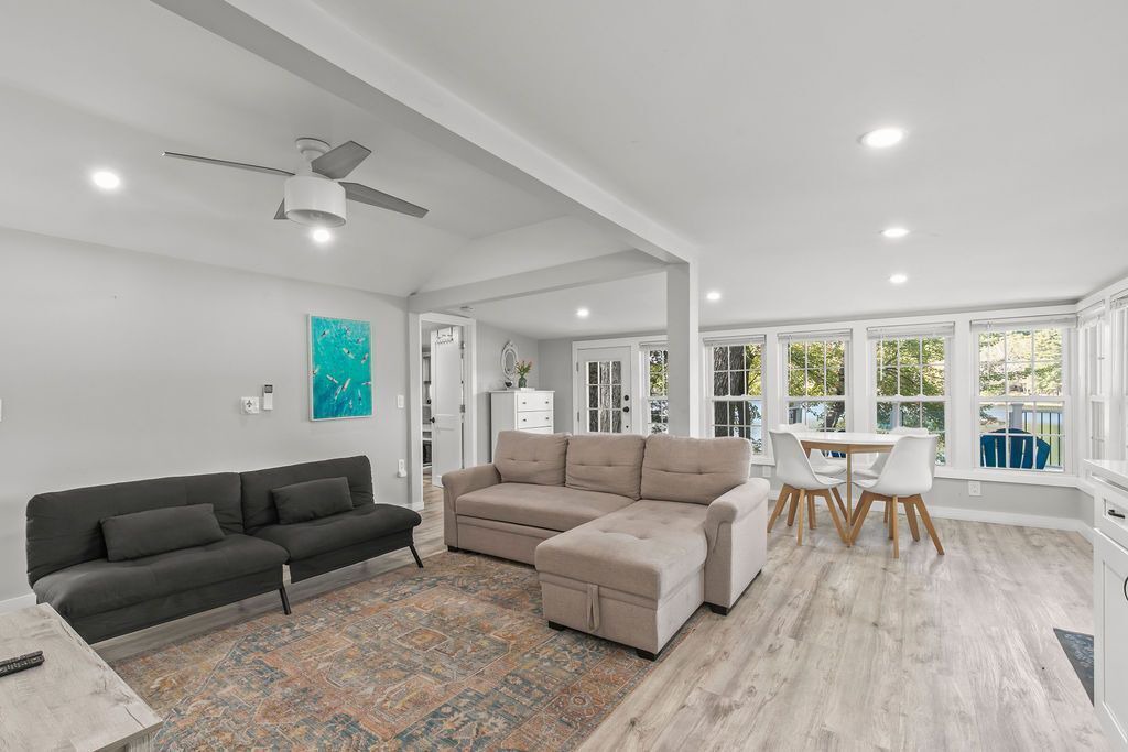 Photo of Livingroom in Plymouth