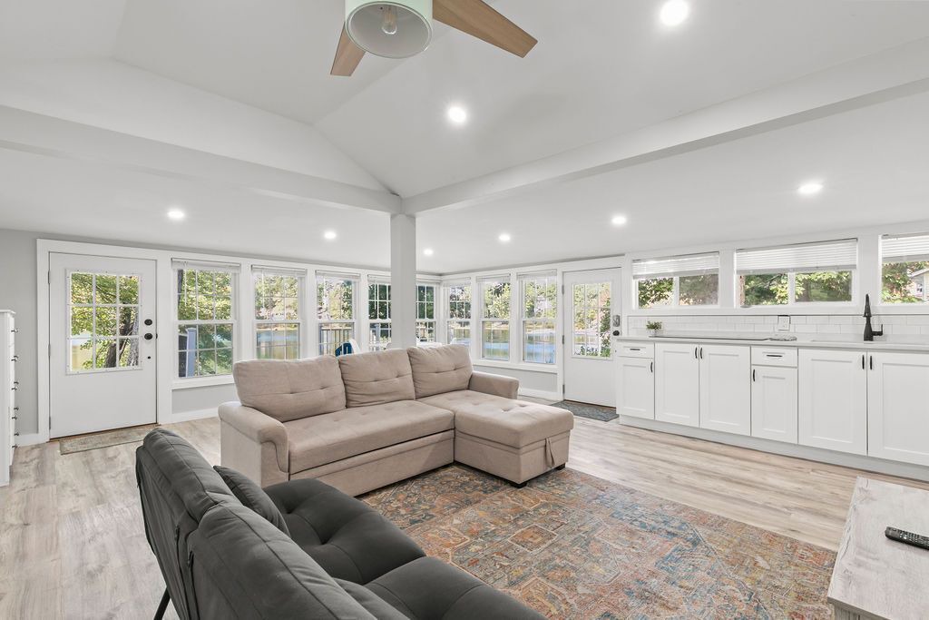 Photo of Livingroom in Plymouth