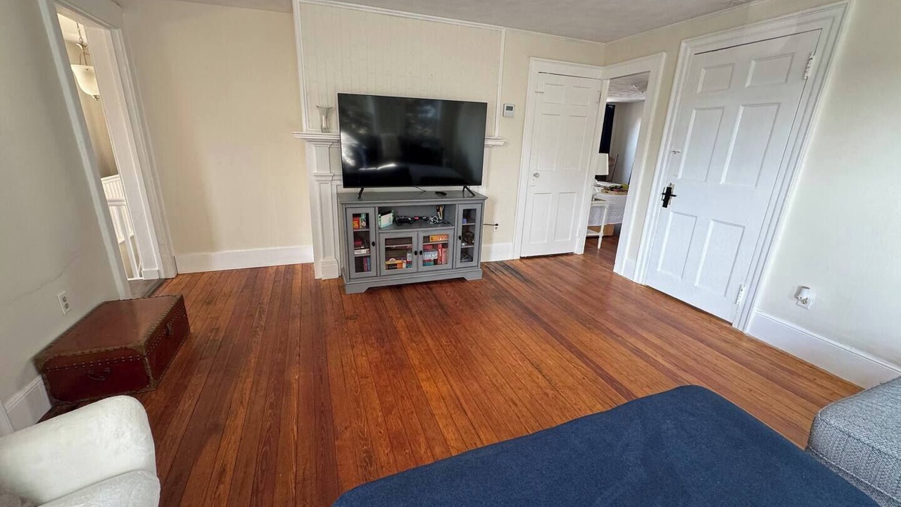 Photo of Livingroom in Warren