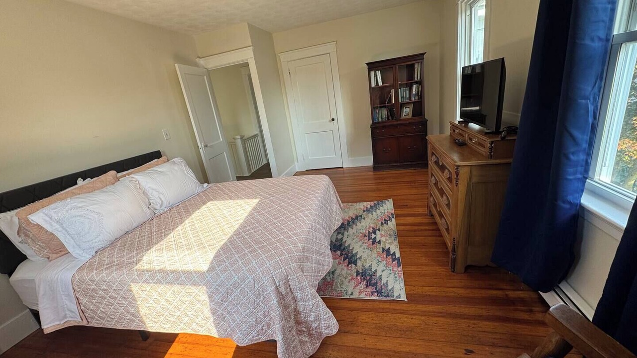 Photo of Bedroom in Warren
