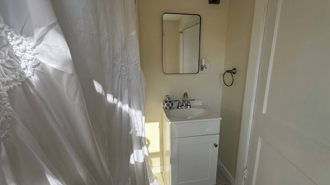 Photo of Bathroom in Warren