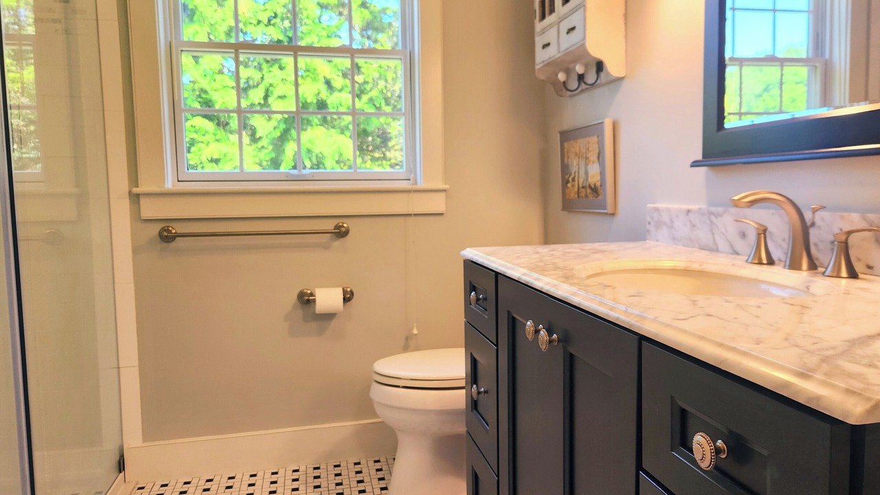 Photo of Bathroom in Jamestown
