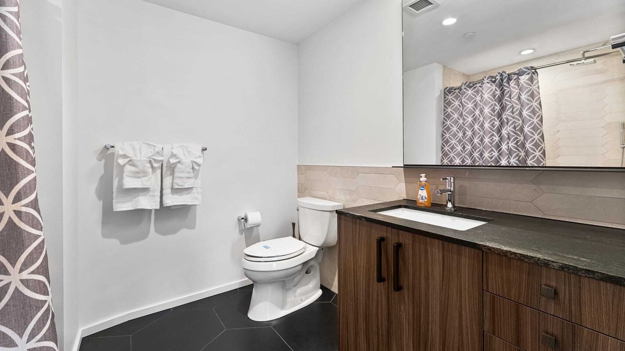 Photo of Bathroom in Shawmut