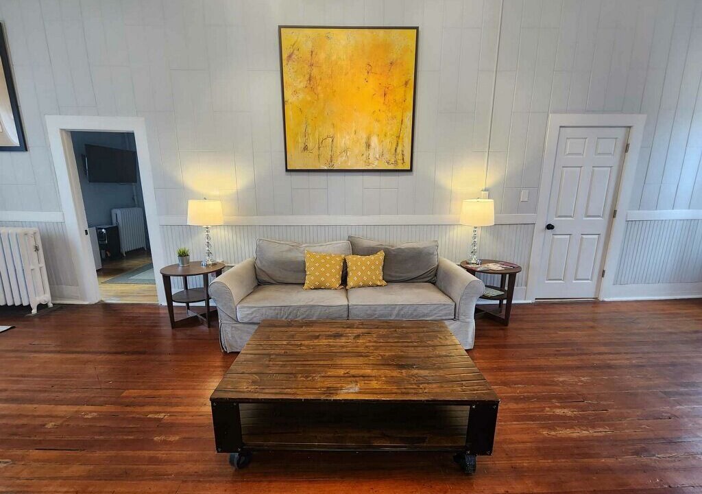 Photo of Livingroom in Adams