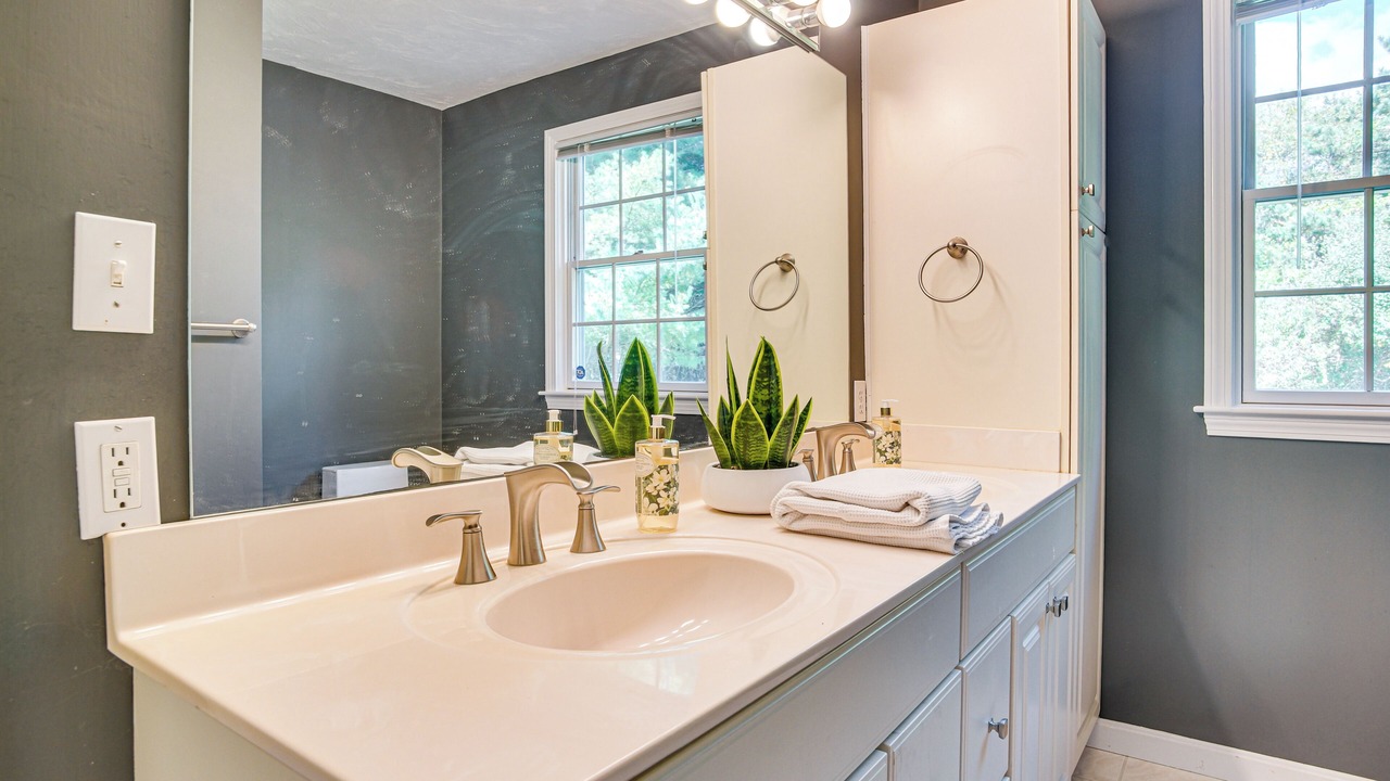 Photo of Bathroom in Hatchville