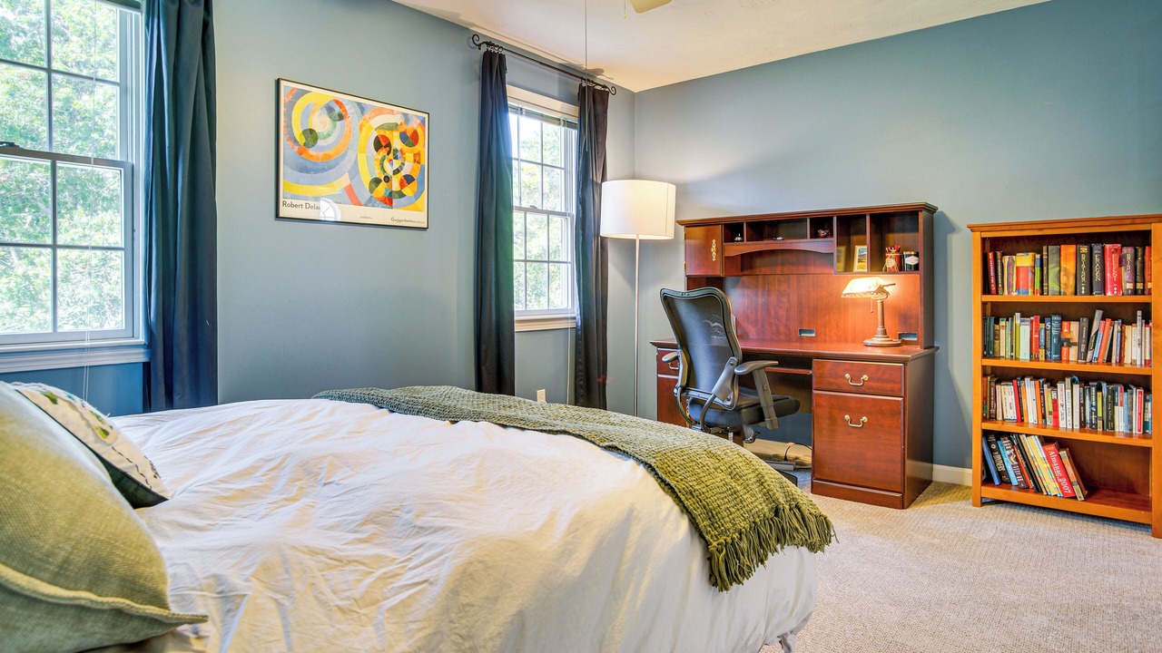 Photo of Bedroom in Hatchville