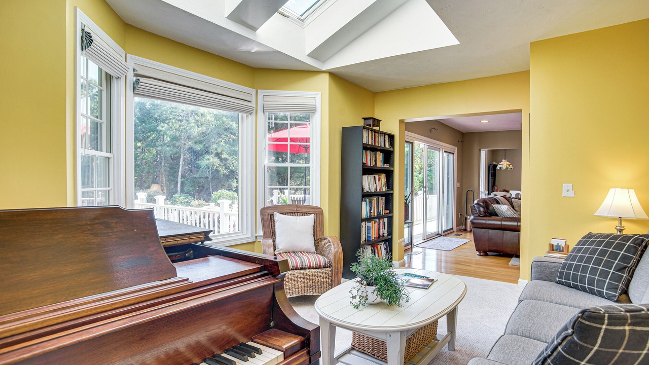 Photo of Livingroom in Hatchville
