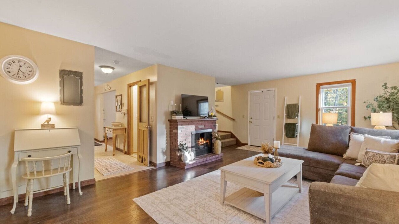 Photo of Livingroom in Gilmanton