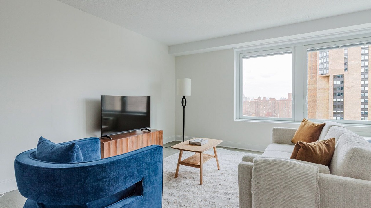 Photo of Livingroom in Peter Cooper Village