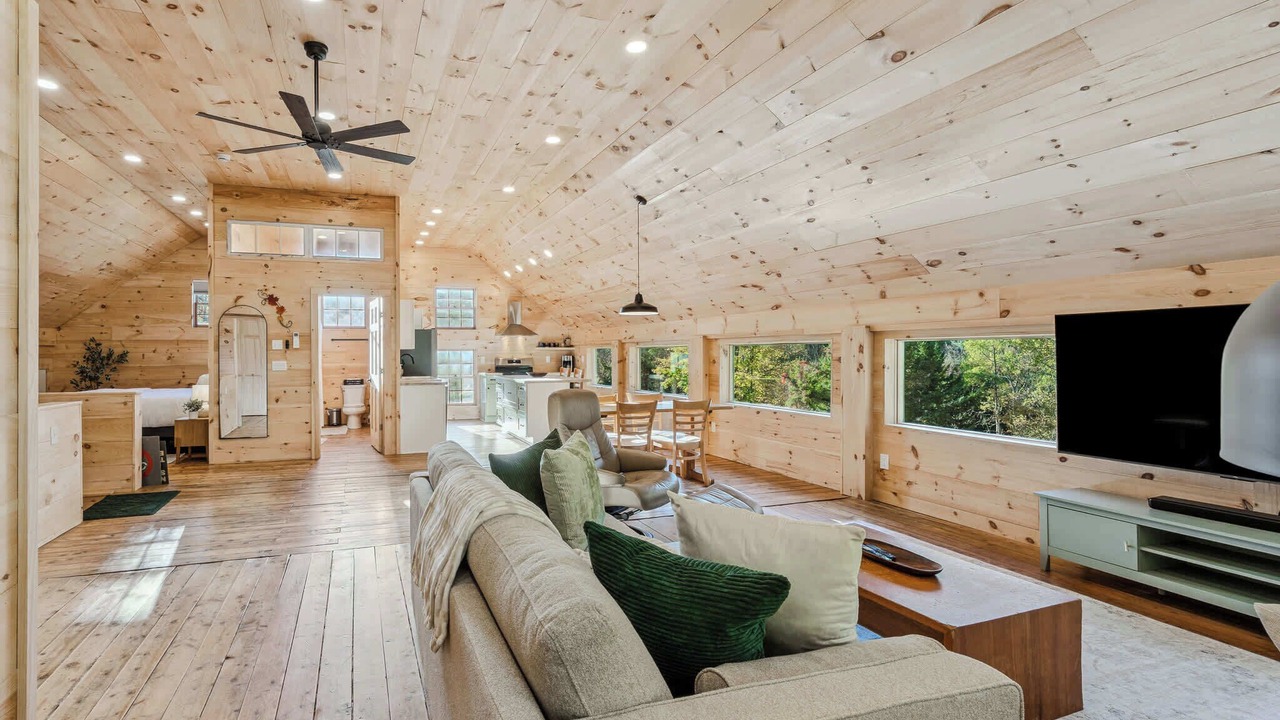 Photo of Livingroom in West Hartford