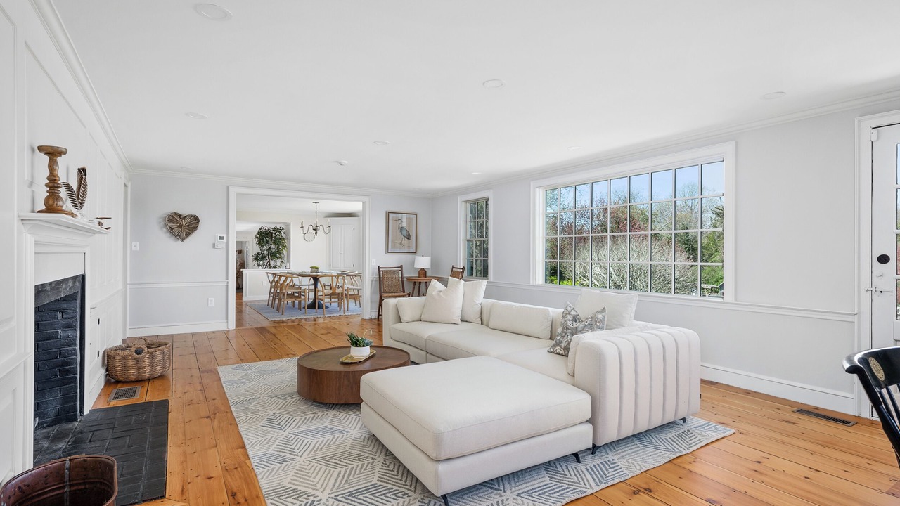 Photo of Livingroom in Barnstable