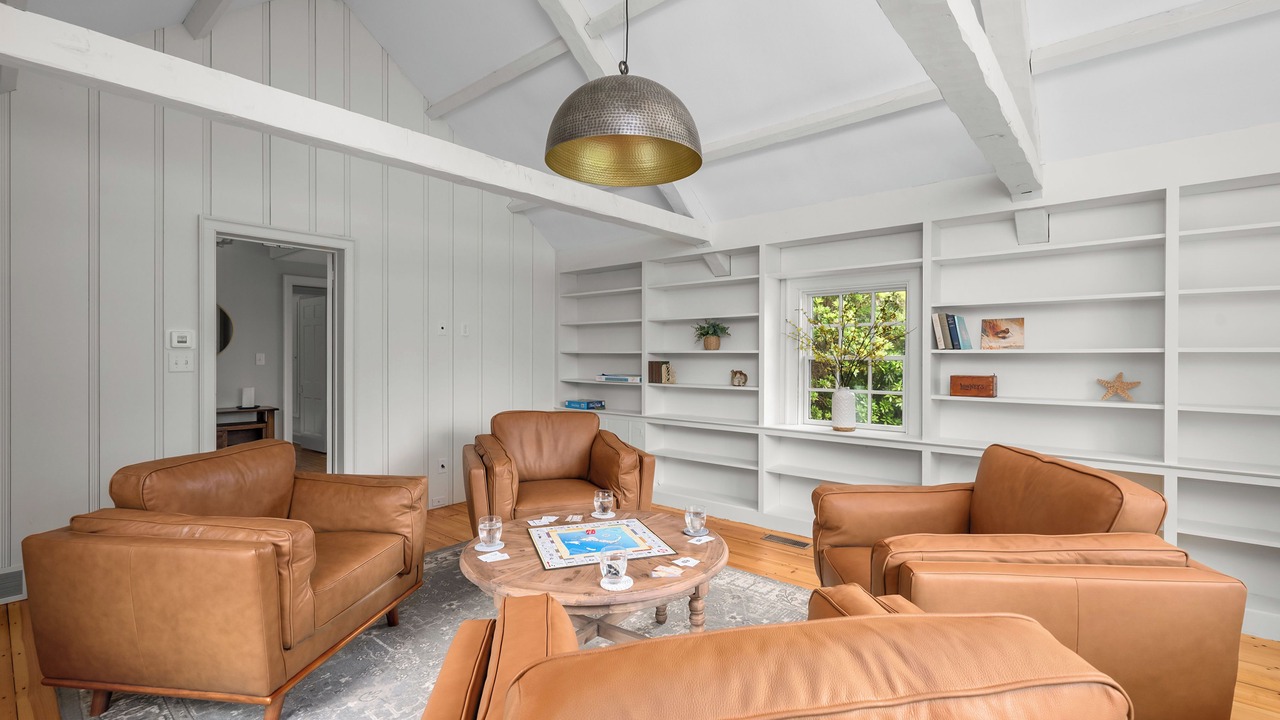 Photo of Livingroom in Barnstable
