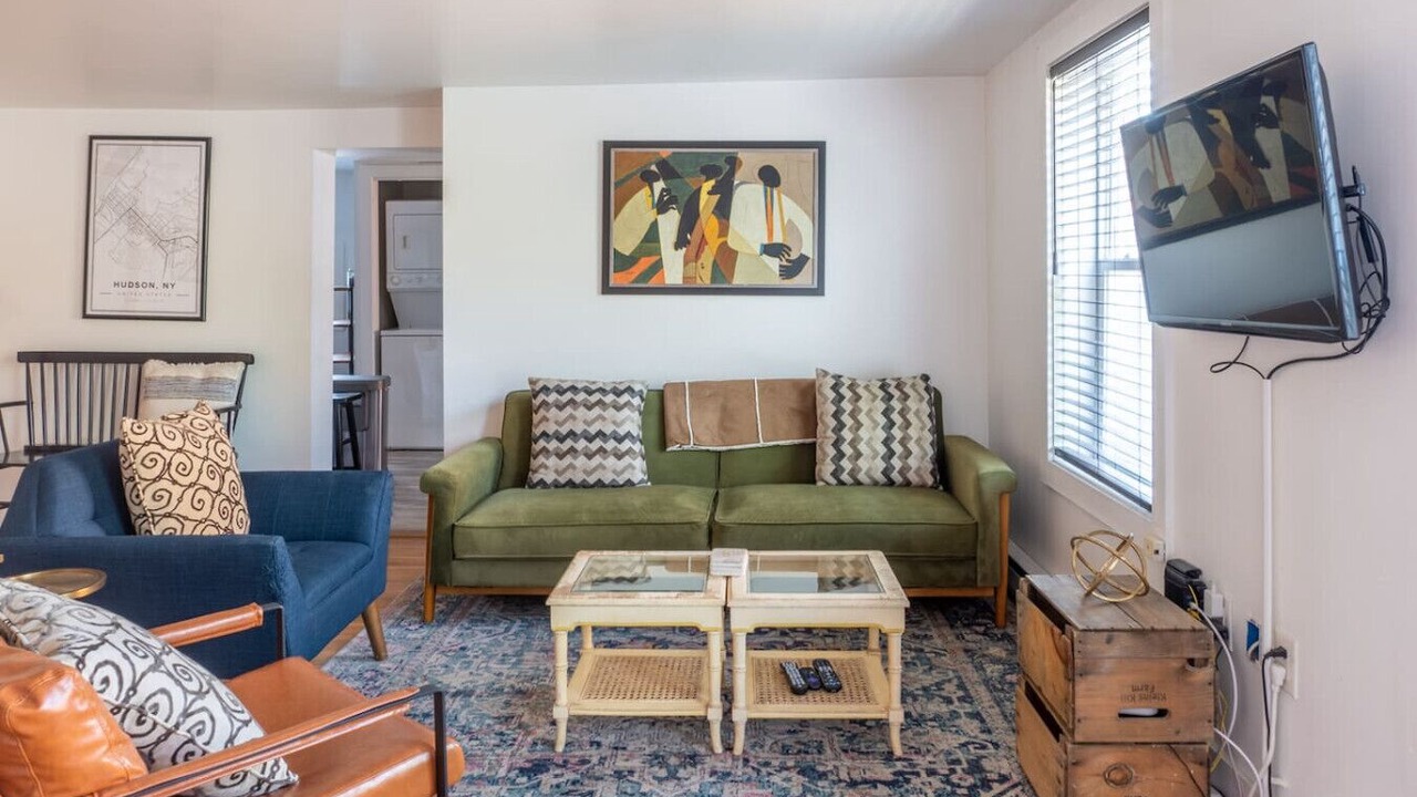 Photo of Livingroom in Hudson