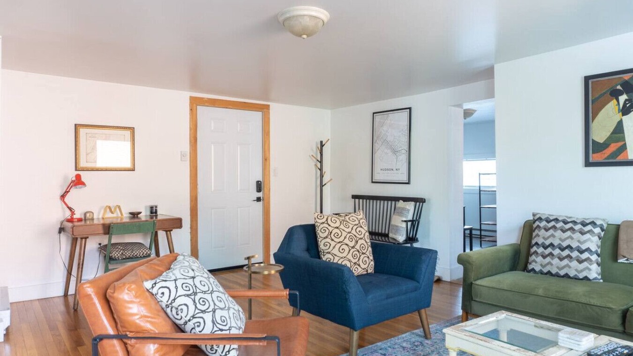 Photo of Livingroom in Hudson
