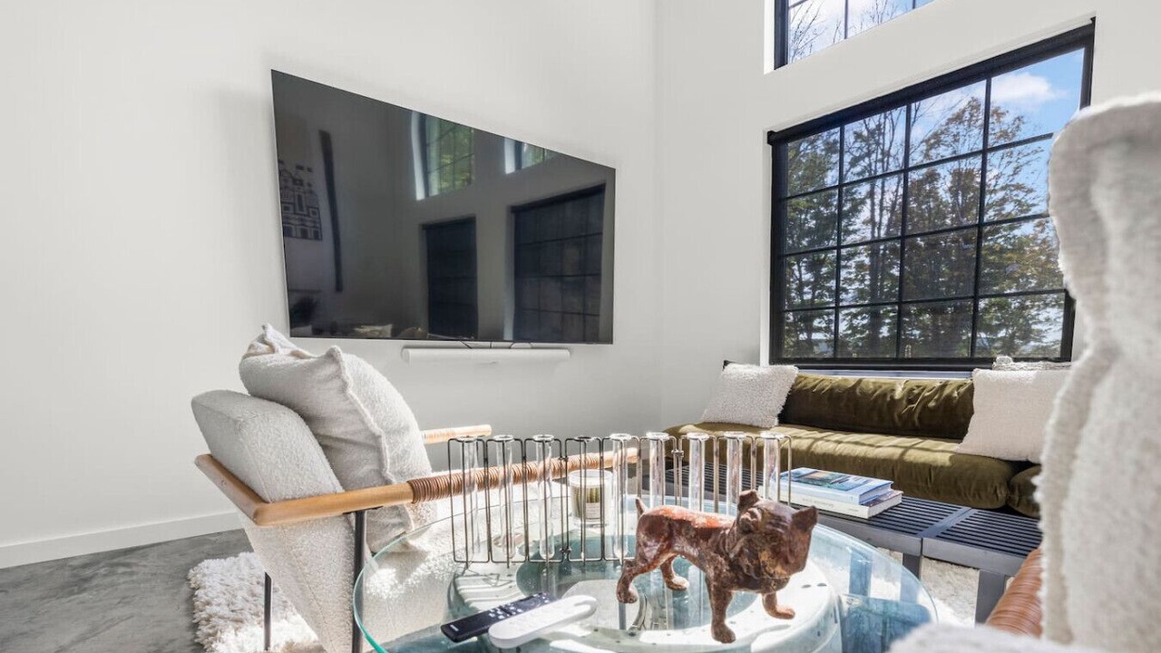 Photo of Livingroom in Hudson