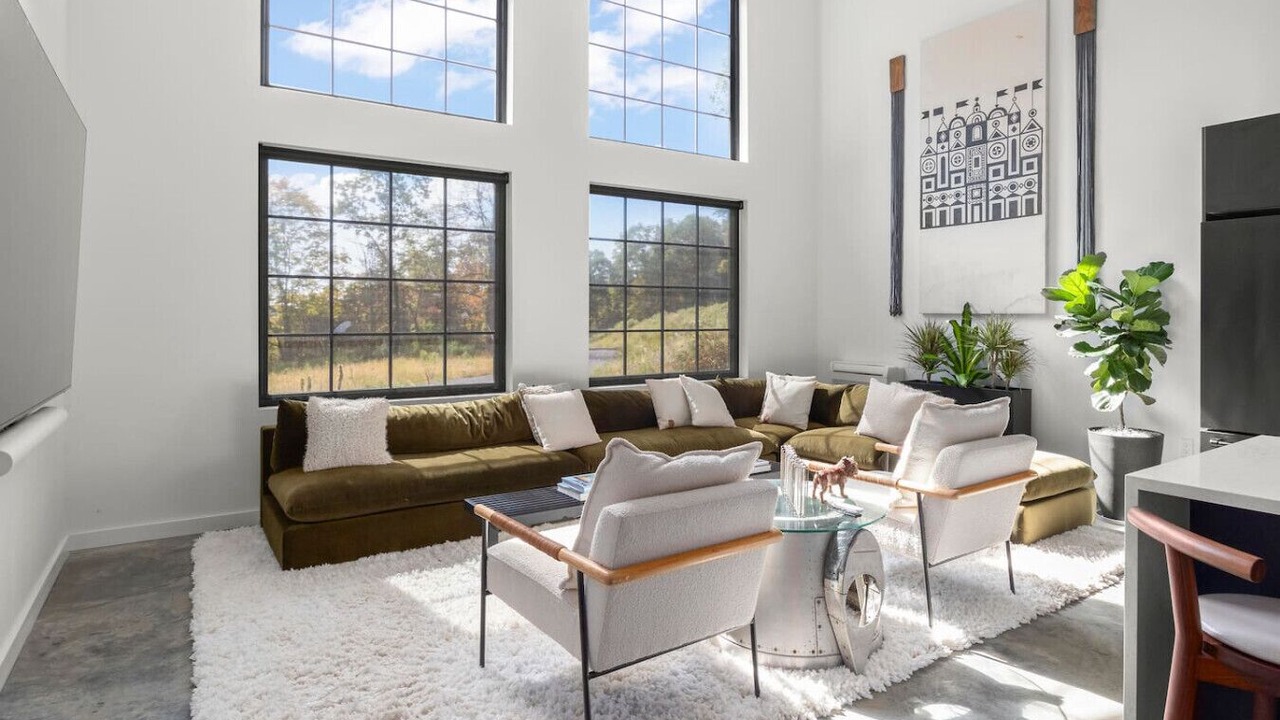 Photo of Livingroom in Hudson