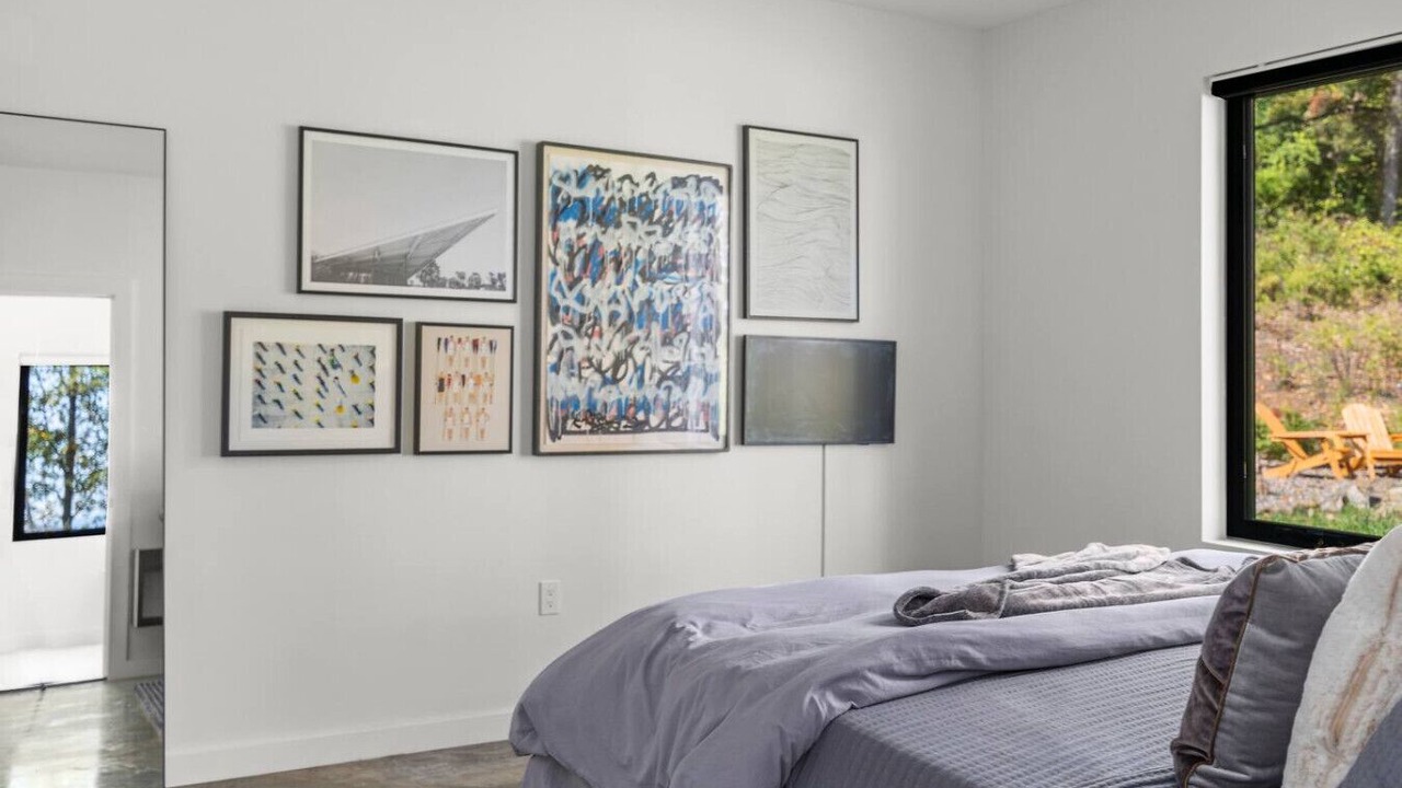 Photo of Bedroom in Hudson