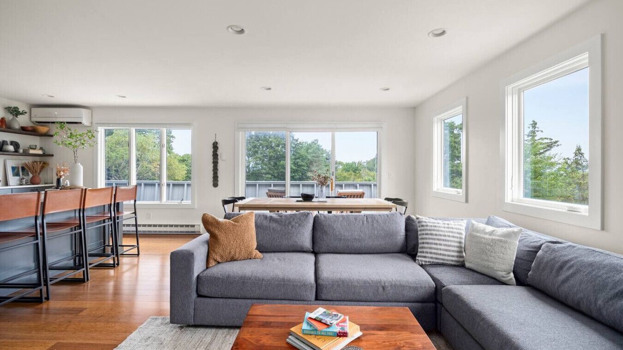 Photo of Livingroom in Hudson