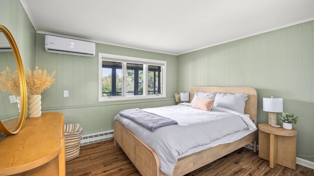 Photo of Bedroom in Hudson