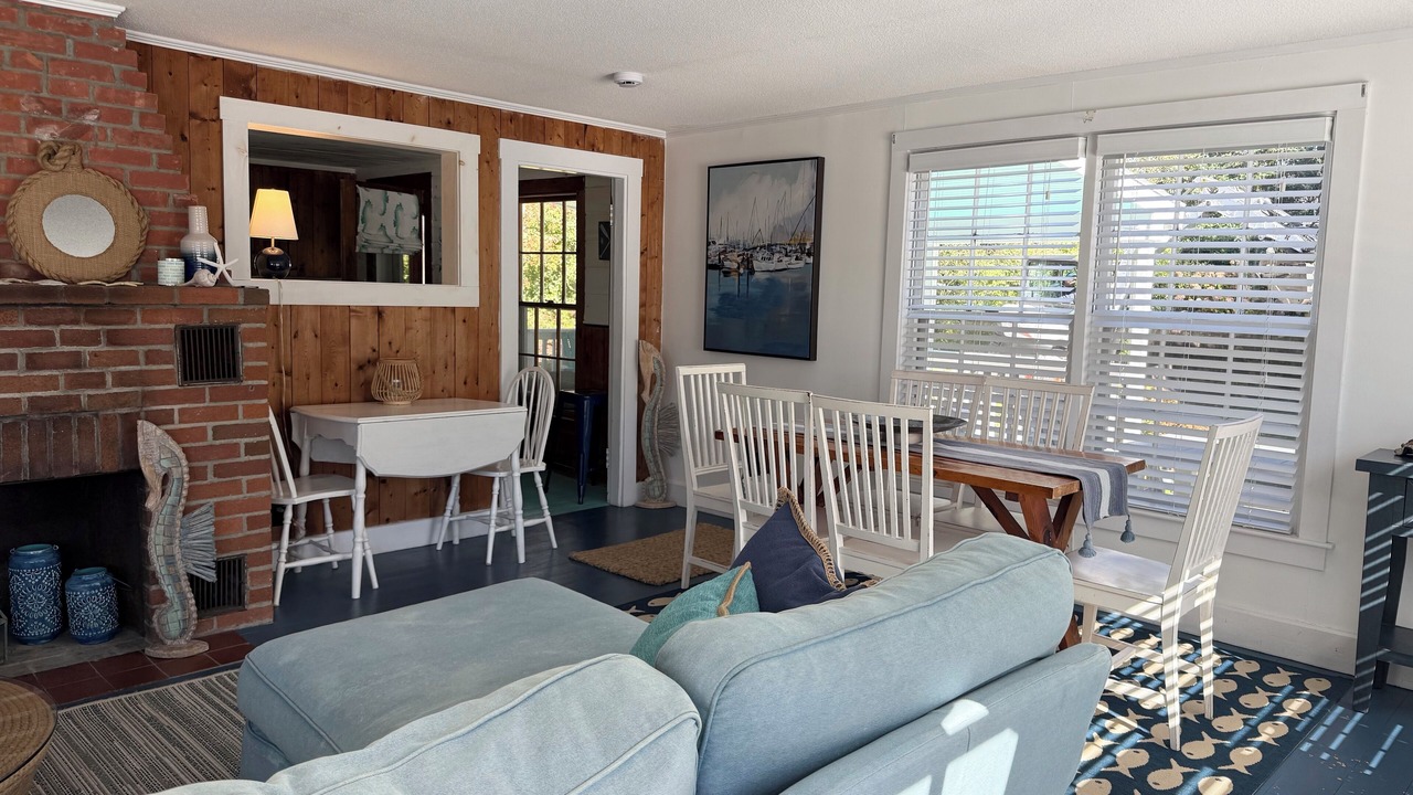 Photo of Livingroom in Mattapoisett
