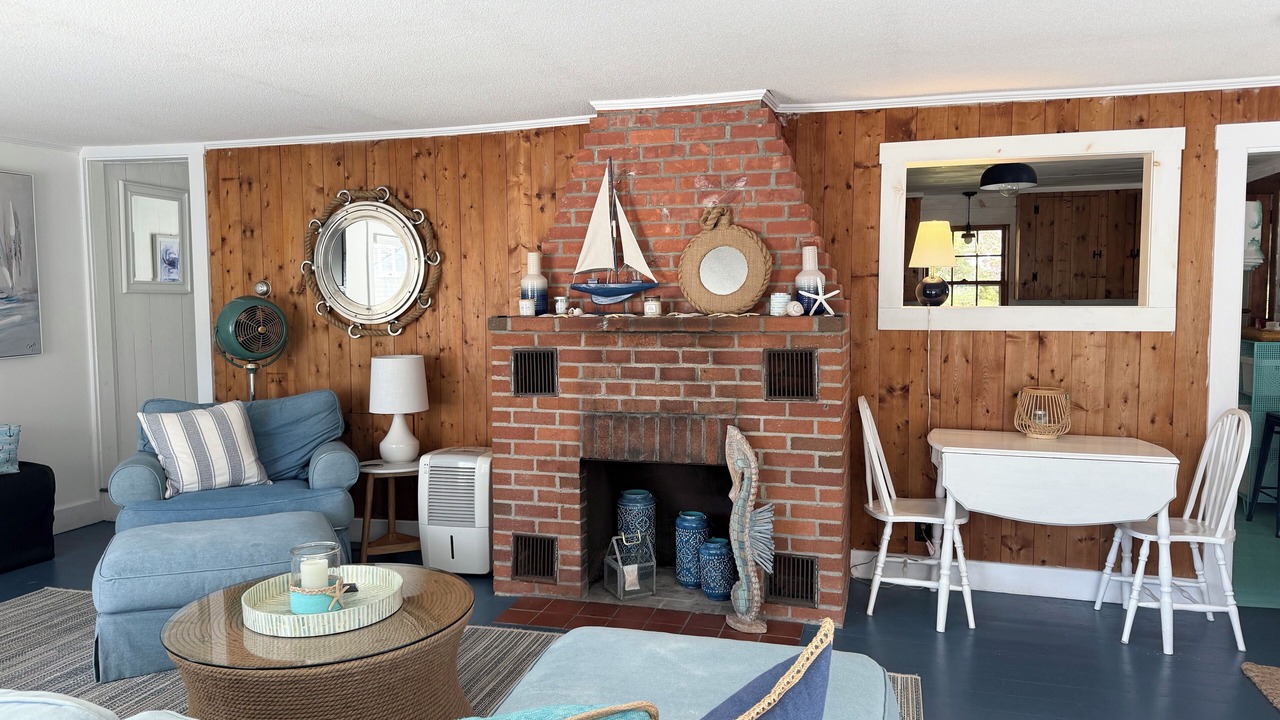 Photo of Livingroom in Mattapoisett