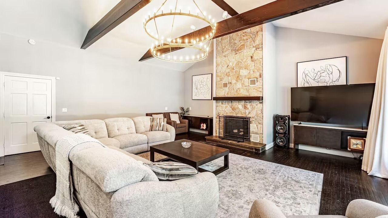 Photo of Livingroom in Norwalk