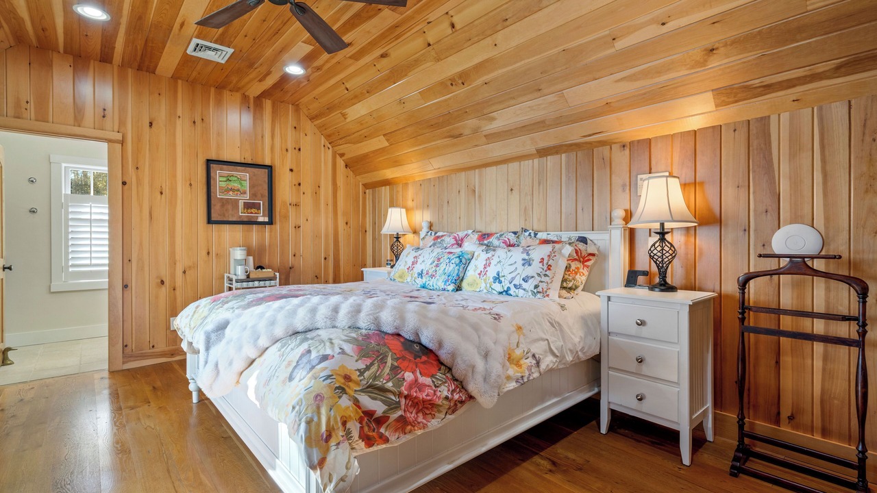 Photo of Bedroom in Harrison