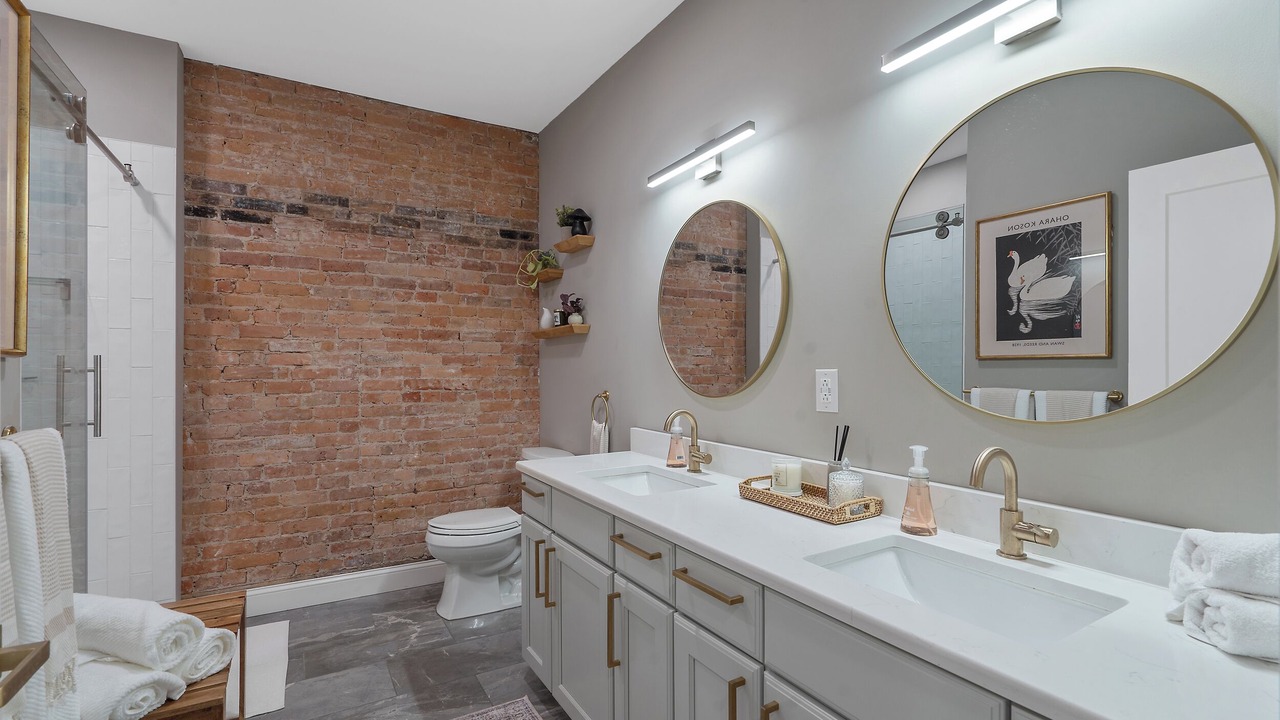 Photo of Bathroom in Downtown Syracuse