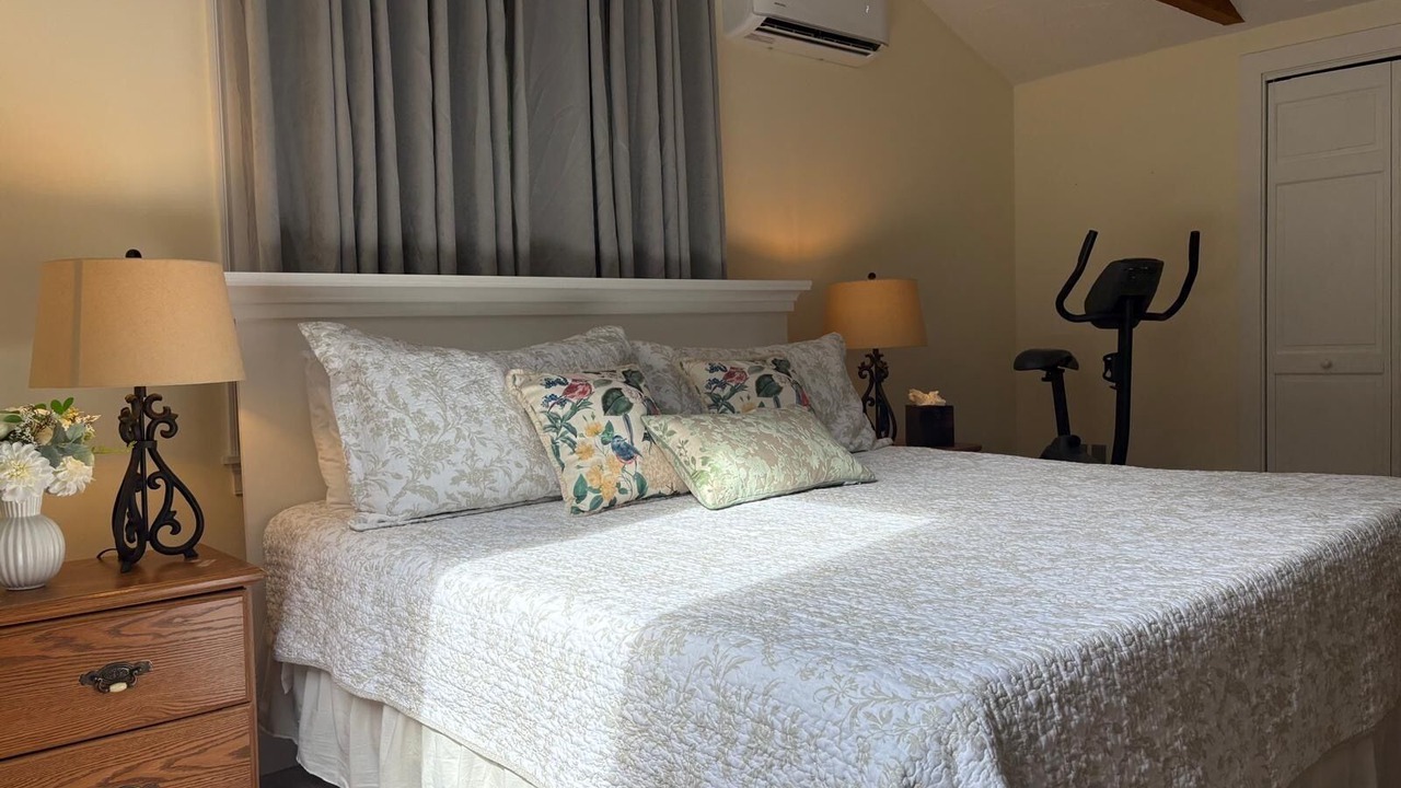 Photo of Bedroom in Vineyard Haven