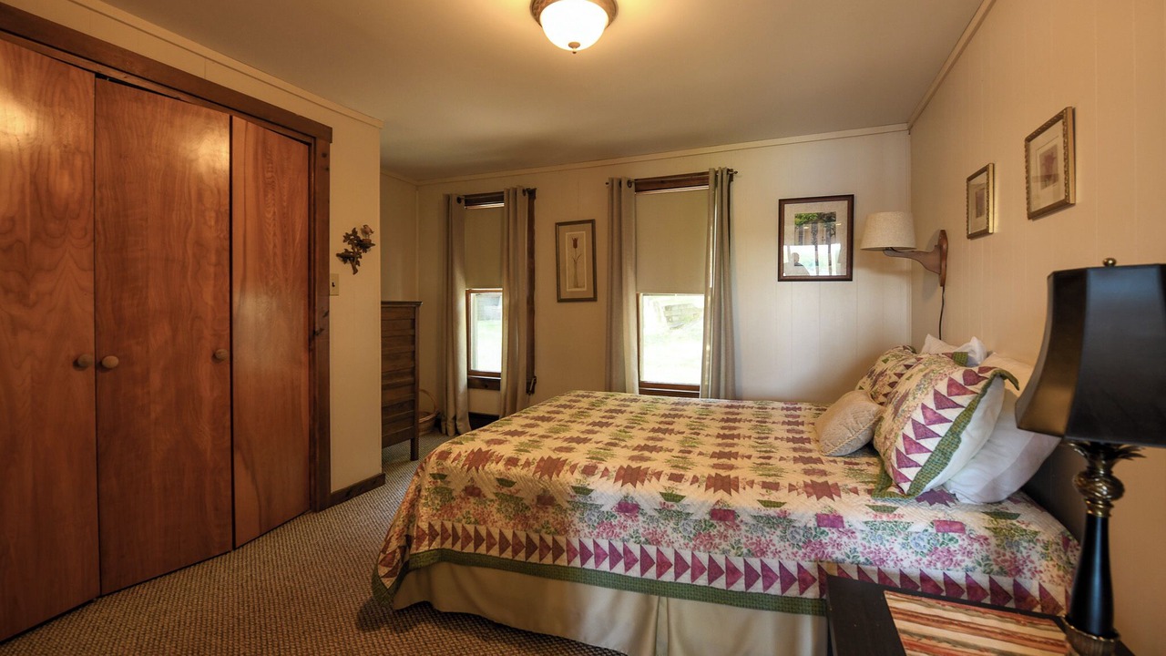 Photo of Bedroom in Raymond