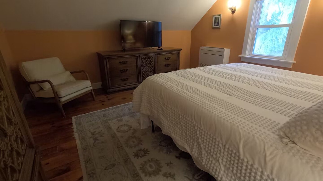 Photo of Bedroom in Ithaca