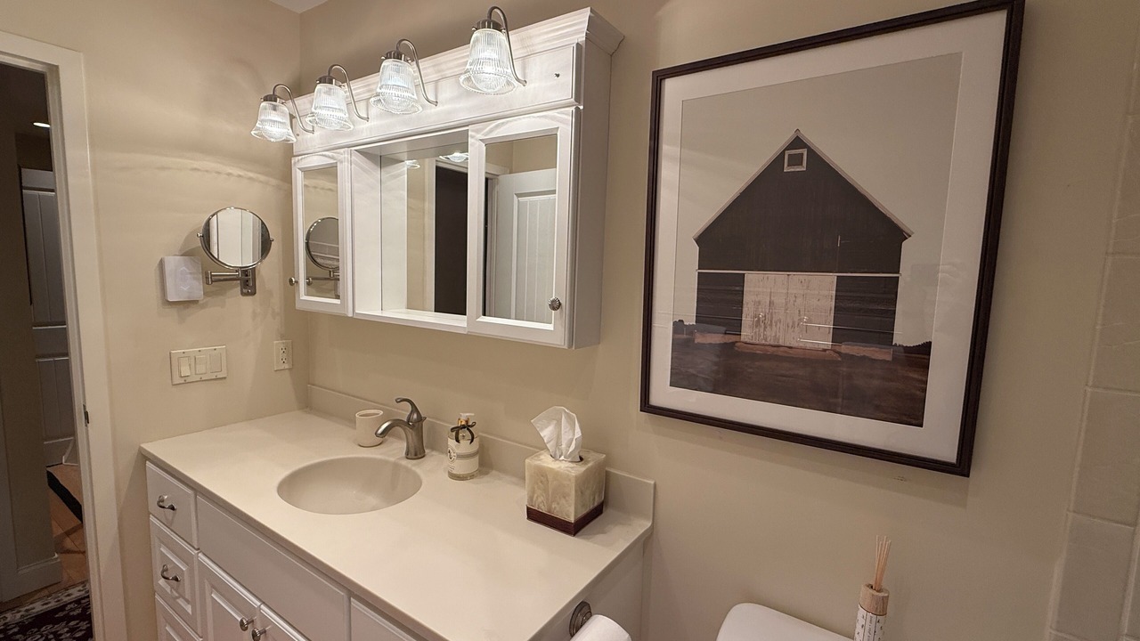 Photo of Bathroom in Warren