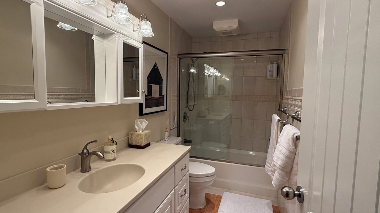 Photo of Bathroom in Warren