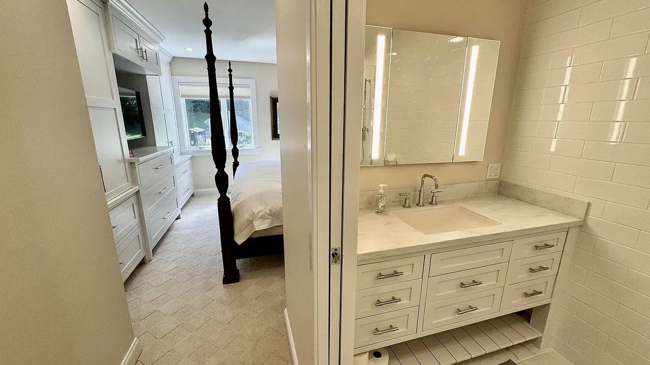 Photo of Bathroom in Warren