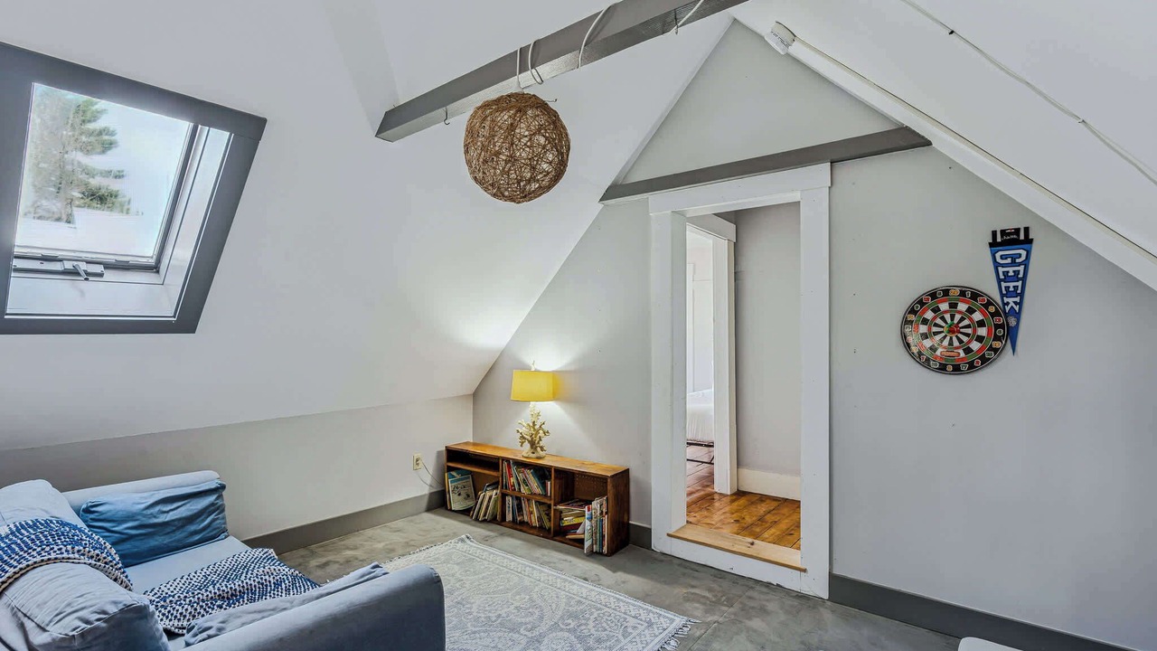 Photo of Livingroom in West Hartford