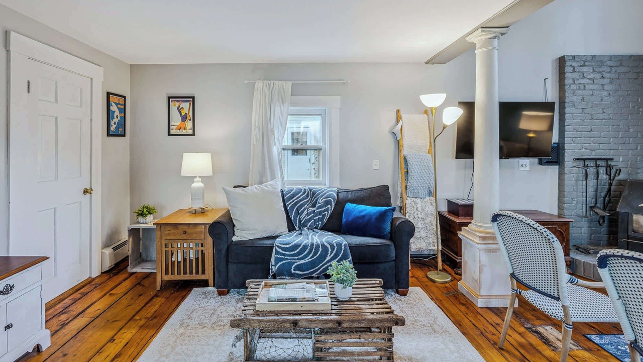 Photo of Livingroom in West Hartford