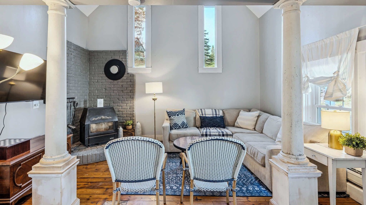 Photo of Livingroom in West Hartford