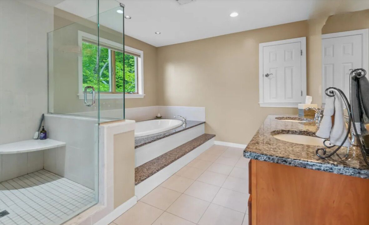 Photo of Bathroom in Bartlett
