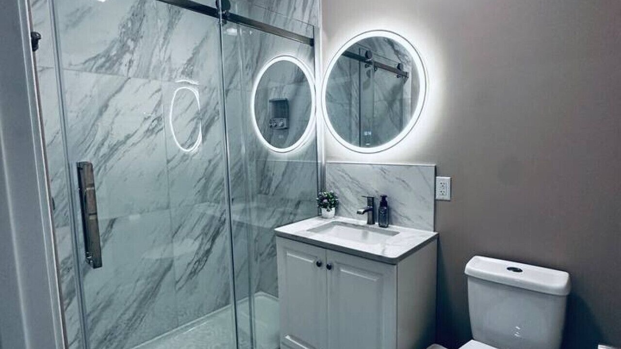 Photo of Bathroom in Downtown Niagara Falls