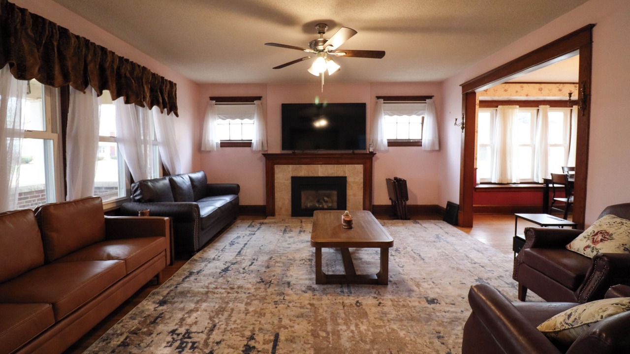 Photo of Livingroom in Niagara Falls