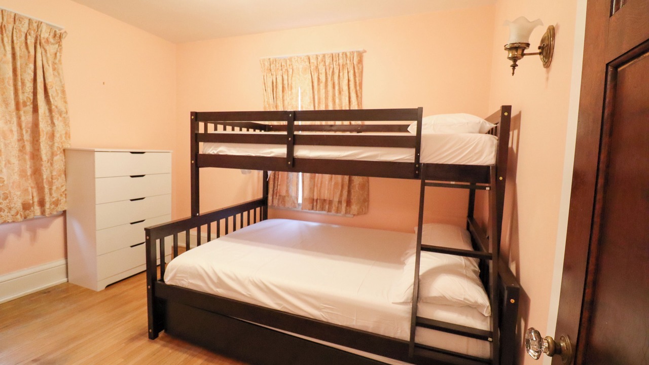 Photo of Bedroom in Niagara Falls